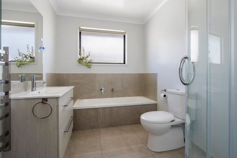 Photo of property in 22 Clive Road, Katikati, 3129