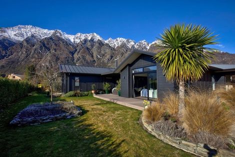 Photo of property in 6 Caithness Court, Jacks Point, Queenstown, 9371