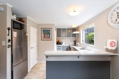 Photo of property in 2 Makatote Grove, Churton Park, Wellington, 6037