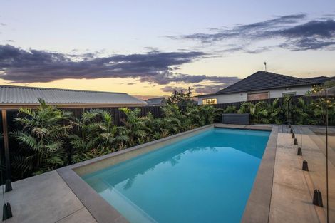 Photo of property in 23 Otakau Road, Milford, Auckland, 0620