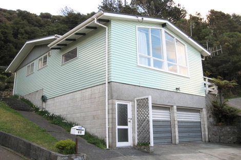 Photo of property in 30 Davis Grove, Wainuiomata, Lower Hutt, 5014