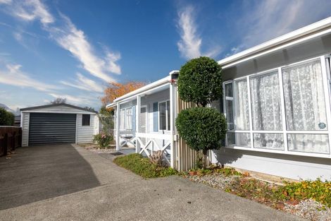 Photo of property in 19 Coromandel Court, Roslyn, Palmerston North, 4414
