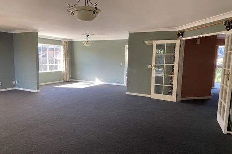 Photo of property in 16 Rosebank Avenue, Kelvin Grove, Palmerston North, 4414