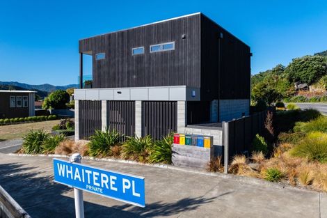 Photo of property in 2 Whaitere Place, Waikawa, Picton, 7220