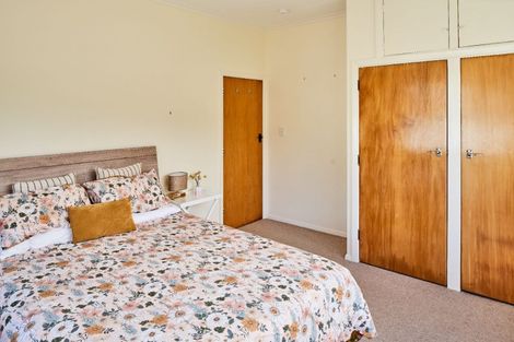 Photo of property in 44 Raroa Terrace, Tawa, Wellington, 5028