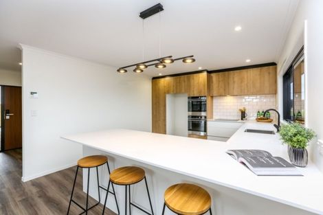 Photo of property in 4 Oliver O'leary Way, Westown, New Plymouth, 4310