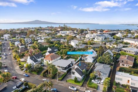 Photo of property in 35 Comins Crescent, Mission Bay, Auckland, 1071