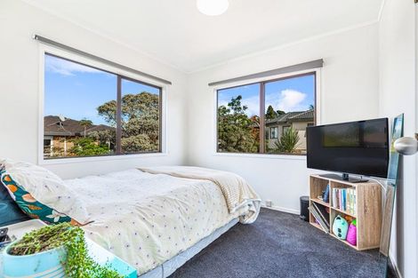 Photo of property in 9 Seagrove Road, West Harbour, Auckland, 0618