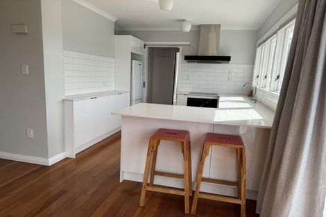 Photo of property in 35 Palliser Road, Roseneath, Wellington, 6011