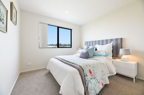 Photo of property in 6/60 Kelman Road, Kelston, Auckland, 0602