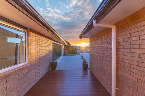 Photo of property in 18 Helen June Avenue, Flagstaff, Hamilton, 3210