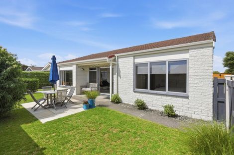 Photo of property in 3a Compton Place, Mount Maunganui, 3116