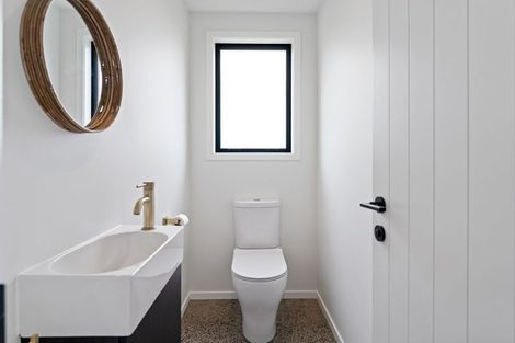 Photo of property in 1 Larches Lane, Kinloch, 3377