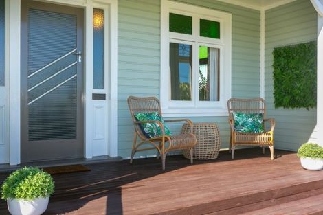 Photo of property in 6 Princes Street, Fitzroy, New Plymouth, 4312