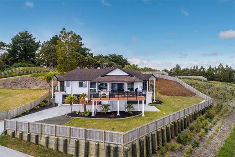 Photo of property in 5 Ti Tree Lane, Stanmore Bay, Whangaparaoa, 0932