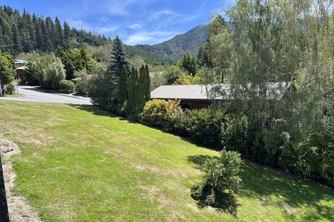 Photo of property in 72 Chalet Crescent, Hanmer Springs, 7334