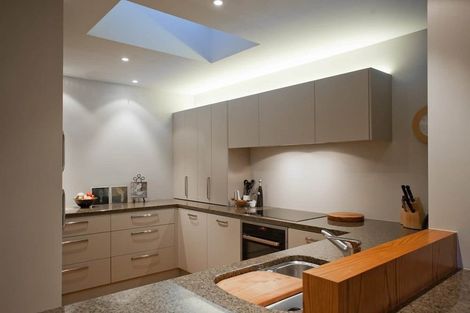 Photo of property in 24 Augusta Street, Redcliffs, Christchurch, 8081