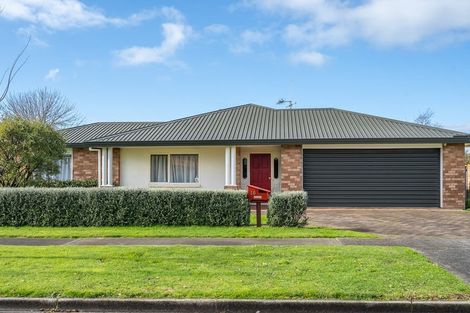 Photo of property in 10 Admiral Crescent, Flagstaff, Hamilton, 3210