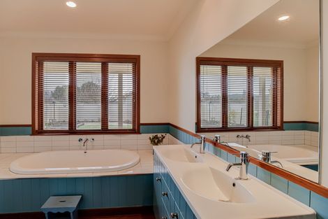 Photo of property in 116 Saint Andrews Road, Havelock North, 4130