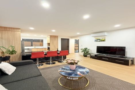 Photo of property in 584e Beach Road, Rothesay Bay, Auckland, 0630