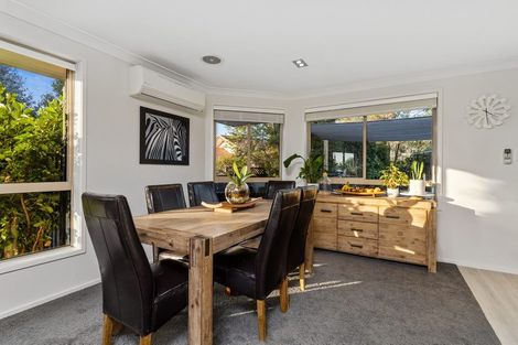 Photo of property in 14 Stonedge Lane, Rosedale, Auckland, 0632