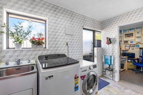 Photo of property in 19a Litchfield Place, Clarks Beach, 2122