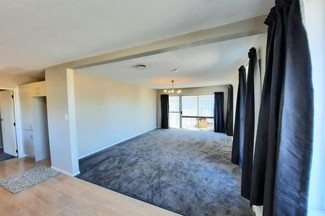 Photo of property in 1/73 Royal Park Drive, Parklands, Christchurch, 8083