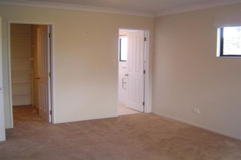 Photo of property in 2/41 Okura River Road, Okura, Albany, 0792