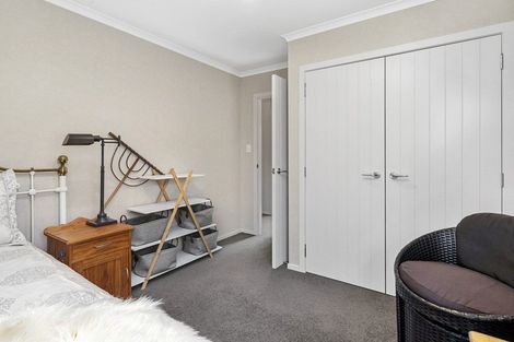 Photo of property in 16 Chestnut Close, Kelvin Grove, Palmerston North, 4414