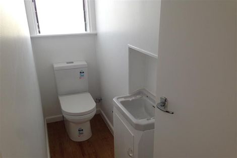 Photo of property in 39 Archibald Road, Kelston, Auckland, 0602