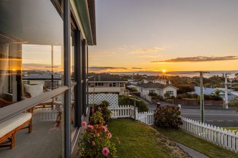 Photo of property in 47 Paynters Avenue, Strandon, New Plymouth, 4312