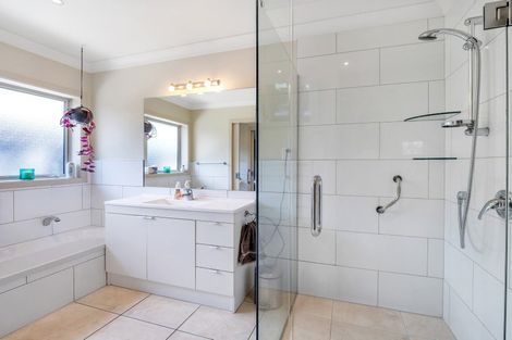 Photo of property in 112b Weraroa Road, Levin, 5510