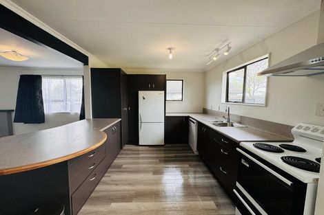 Photo of property in 50 Hillcrest Drive, Kelvin Grove, Palmerston North, 4414