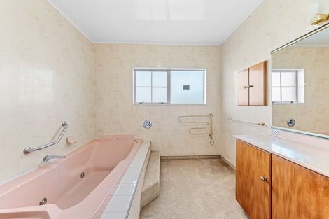 Photo of property in 140 Parklands Avenue, Bell Block, New Plymouth, 4312