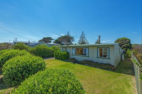 Photo of property in 56 Rua Avenue, Waitarere Beach, Levin, 5510