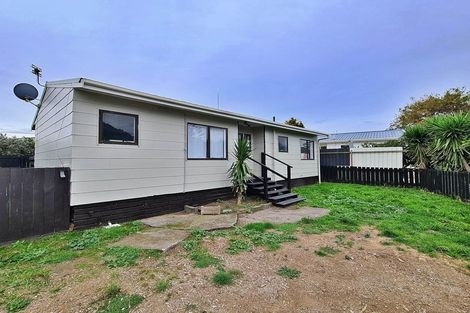 Photo of property in 11a De Bloge Place, Clendon Park, Auckland, 2103