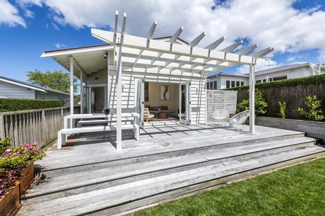 Photo of property in 48 Chester Avenue, Westmere, Auckland, 1022