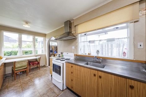 Photo of property in 8 Montrose Place, Takaro, Palmerston North, 4412