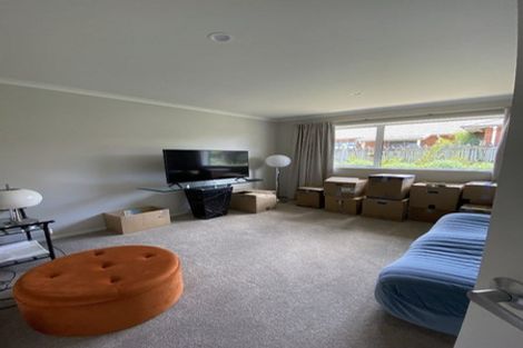 Photo of property in 28 Queen Street, Cambridge, 3434