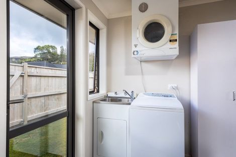 Photo of property in 38 Fernbrook Drive, Hurworth, New Plymouth, 4310