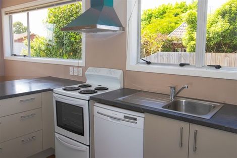 Photo of property in 10 Malabar Crescent, Broomfield, Christchurch, 8042