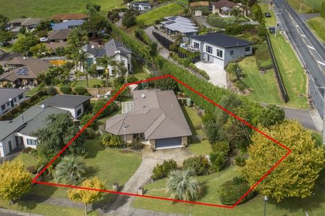 Photo of property in 2 Adler Drive, Ohauiti, Tauranga, 3112