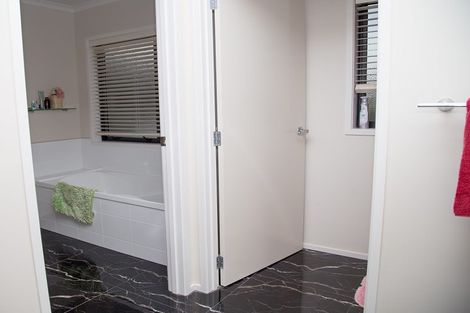 Photo of property in 17 Bishop Road, Hillsborough, New Plymouth, 4372