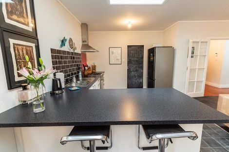 Photo of property in 2 Akatea Street, Berhampore, Wellington, 6023