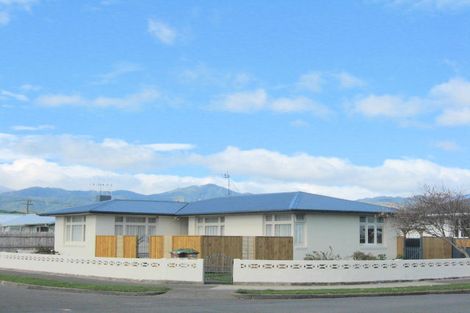 Photo of property in 44 Bartholomew Road, Levin, 5510