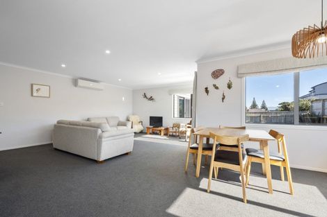 Photo of property in 9 Forbes Road, Foxton Beach, Foxton, 4815