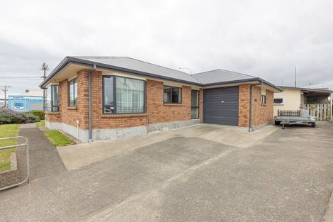 Photo of property in 2 Mosston Road, Castlecliff, Whanganui, 4501