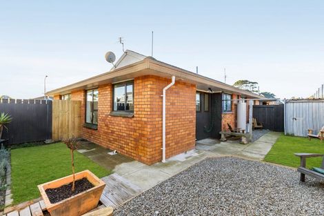 Photo of property in 2/2 Mchaffies Place, Wainoni, Christchurch, 8061