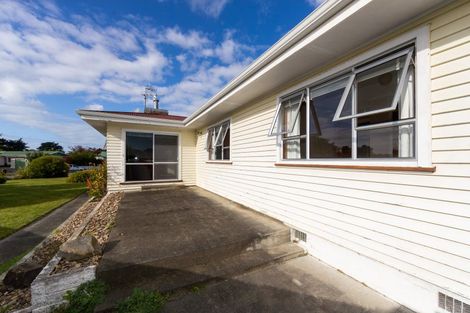 Photo of property in 32 Trinity Crescent, Pirimai, Napier, 4112