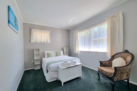 Photo of property in 176 Gossamer Drive, Pakuranga Heights, Auckland, 2010